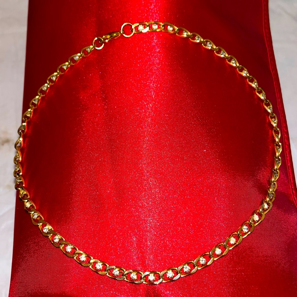 Elegant Gold Chain Necklace